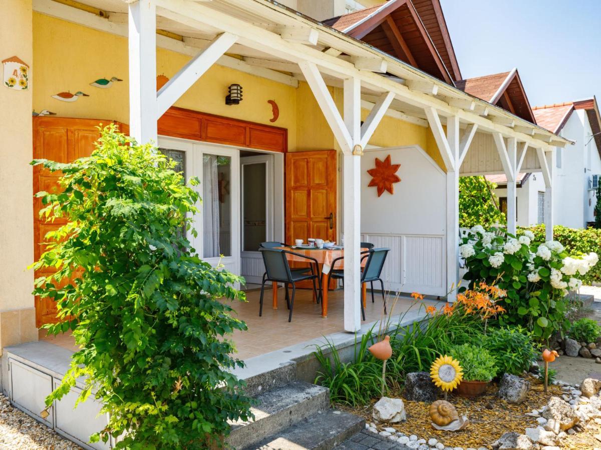 Holiday Home Jazmin By Interhome Balatonszarszo Exteriör bild