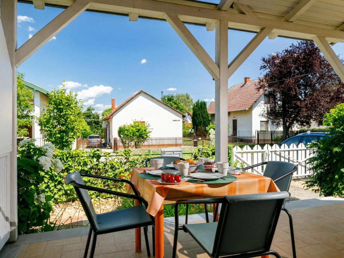 Holiday Home Jazmin By Interhome Balatonszarszo Exteriör bild