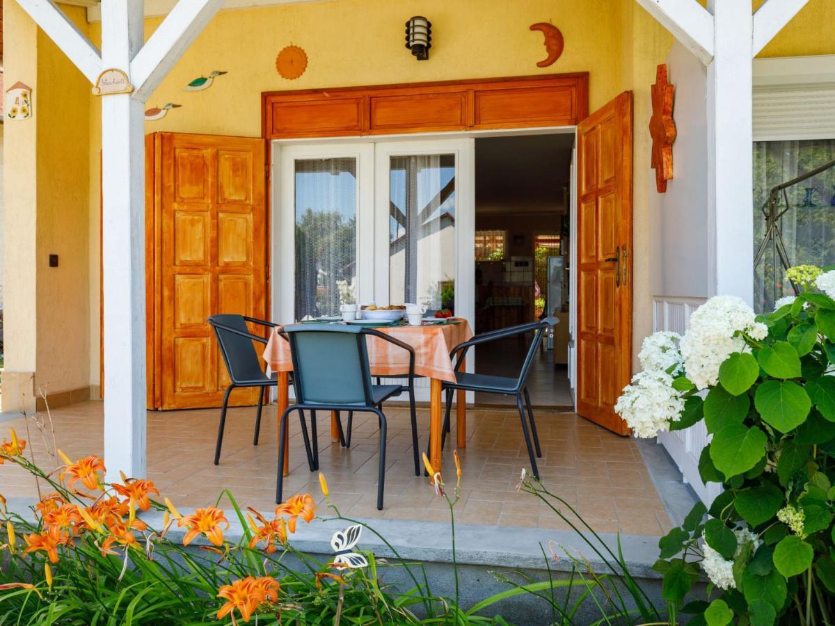 Holiday Home Jazmin By Interhome Balatonszarszo Exteriör bild